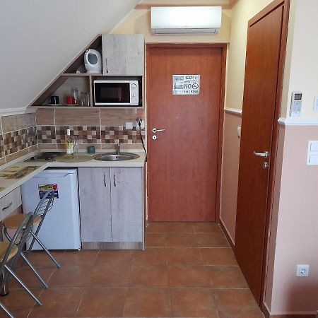 Andrea Apartman ไฮจ์ดุสโซบอสโล ภายนอก รูปภาพ