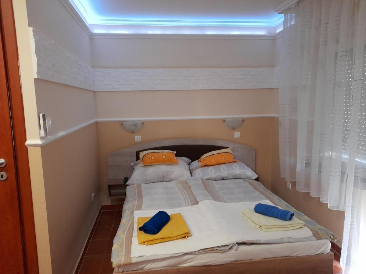 Andrea Apartman ไฮจ์ดุสโซบอสโล ภายนอก รูปภาพ