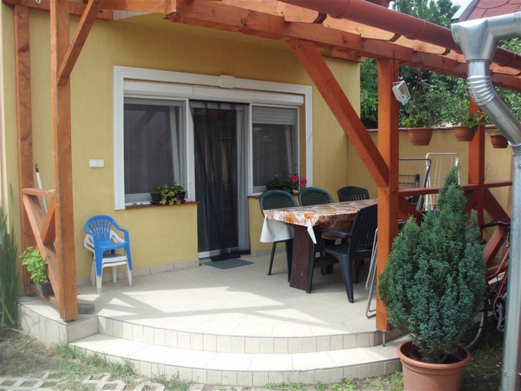 Andrea Apartman ไฮจ์ดุสโซบอสโล ภายนอก รูปภาพ