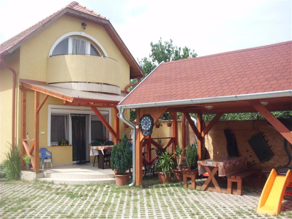 Andrea Apartman ไฮจ์ดุสโซบอสโล ภายนอก รูปภาพ