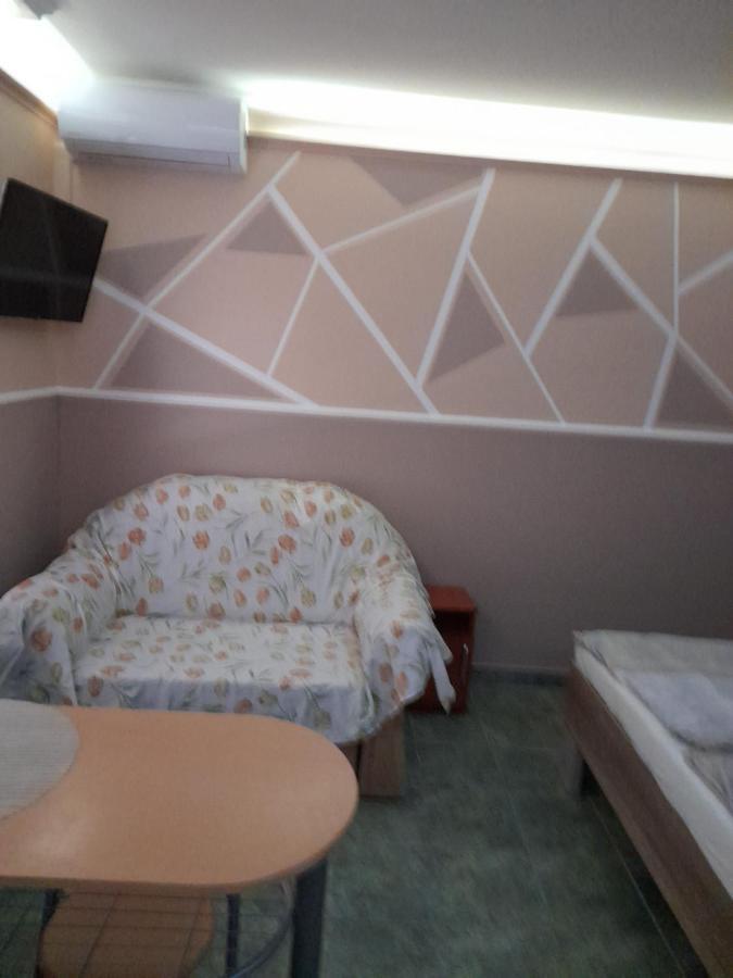 Andrea Apartman ไฮจ์ดุสโซบอสโล ภายนอก รูปภาพ