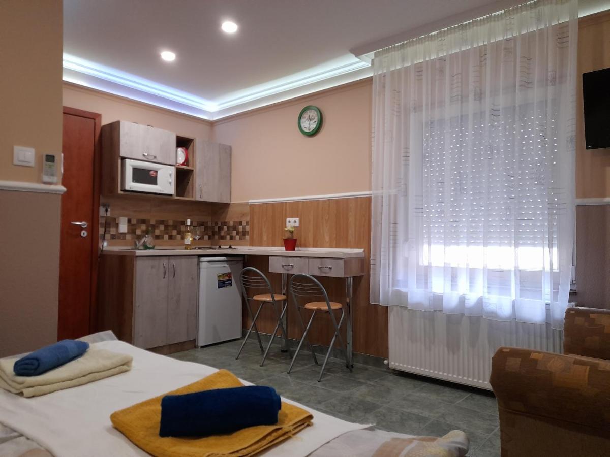 Andrea Apartman ไฮจ์ดุสโซบอสโล ภายนอก รูปภาพ