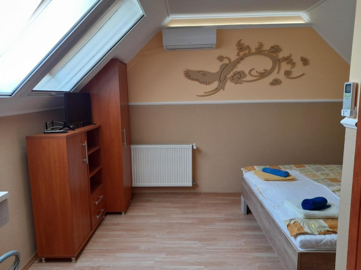 Andrea Apartman ไฮจ์ดุสโซบอสโล ภายนอก รูปภาพ